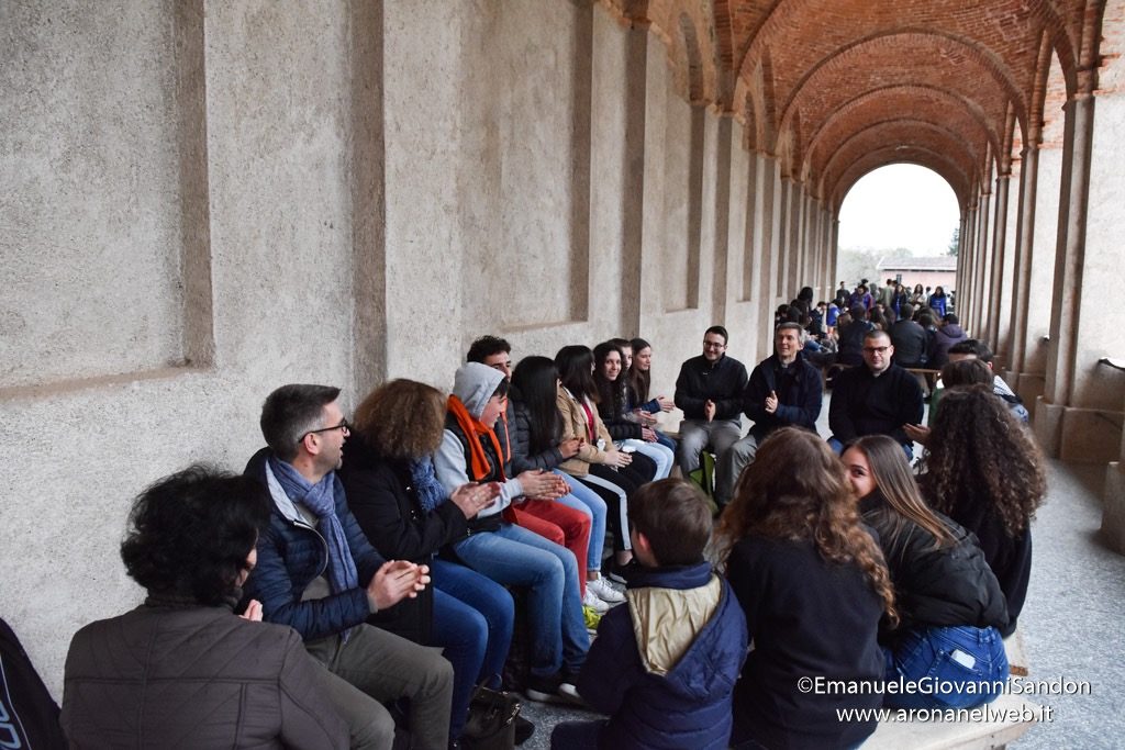 Veglia delle Palme 2019 con i giovani della diocesi di Novara e il vescovo Franco Giulio Brambilla trasferita a Boca da Omegna a causa del maltempo. Foto Emanuele Sandon