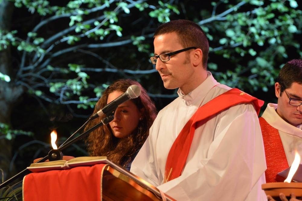 La Veglia delle Palme 2017 dei giovani con il vescovo Franco Giulio Brambilla a Domodossola
