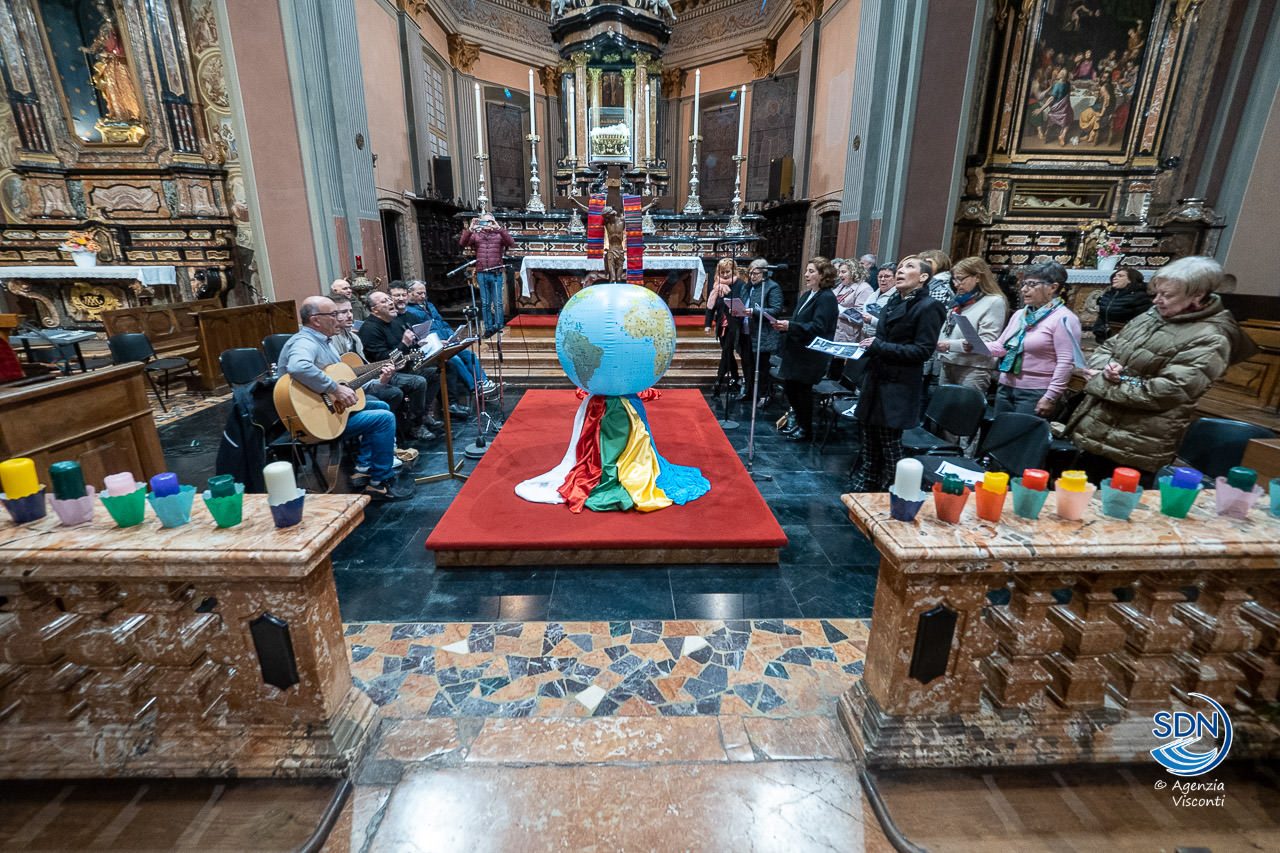 Un momento della cena di digiuno per la veglia dei missionari martiri che si è tenuta a Cerano il 24 marzo 2023