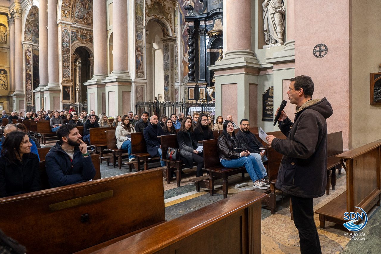 Incontro vescovo e fidanzati__AOM6416