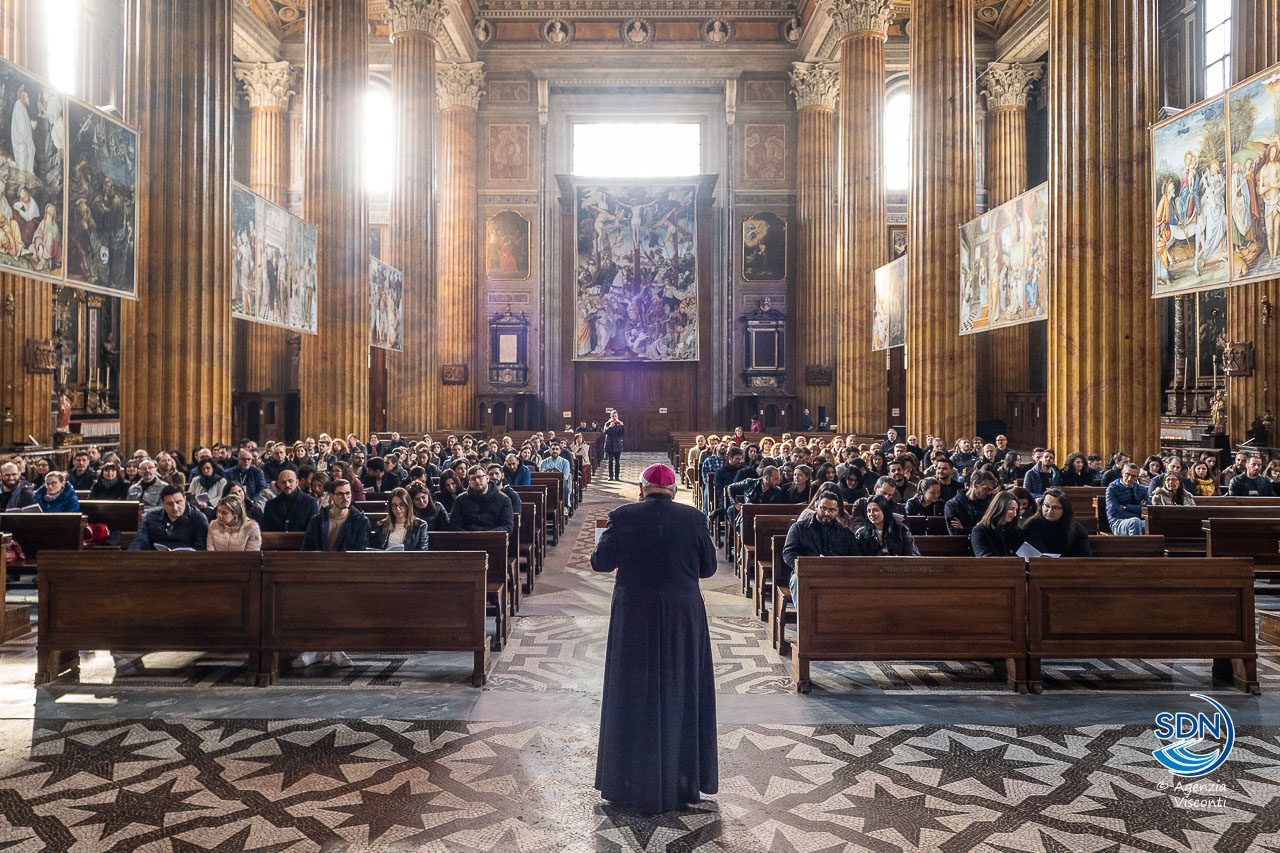 Incontro vescovo e fidanzati__AOM6593