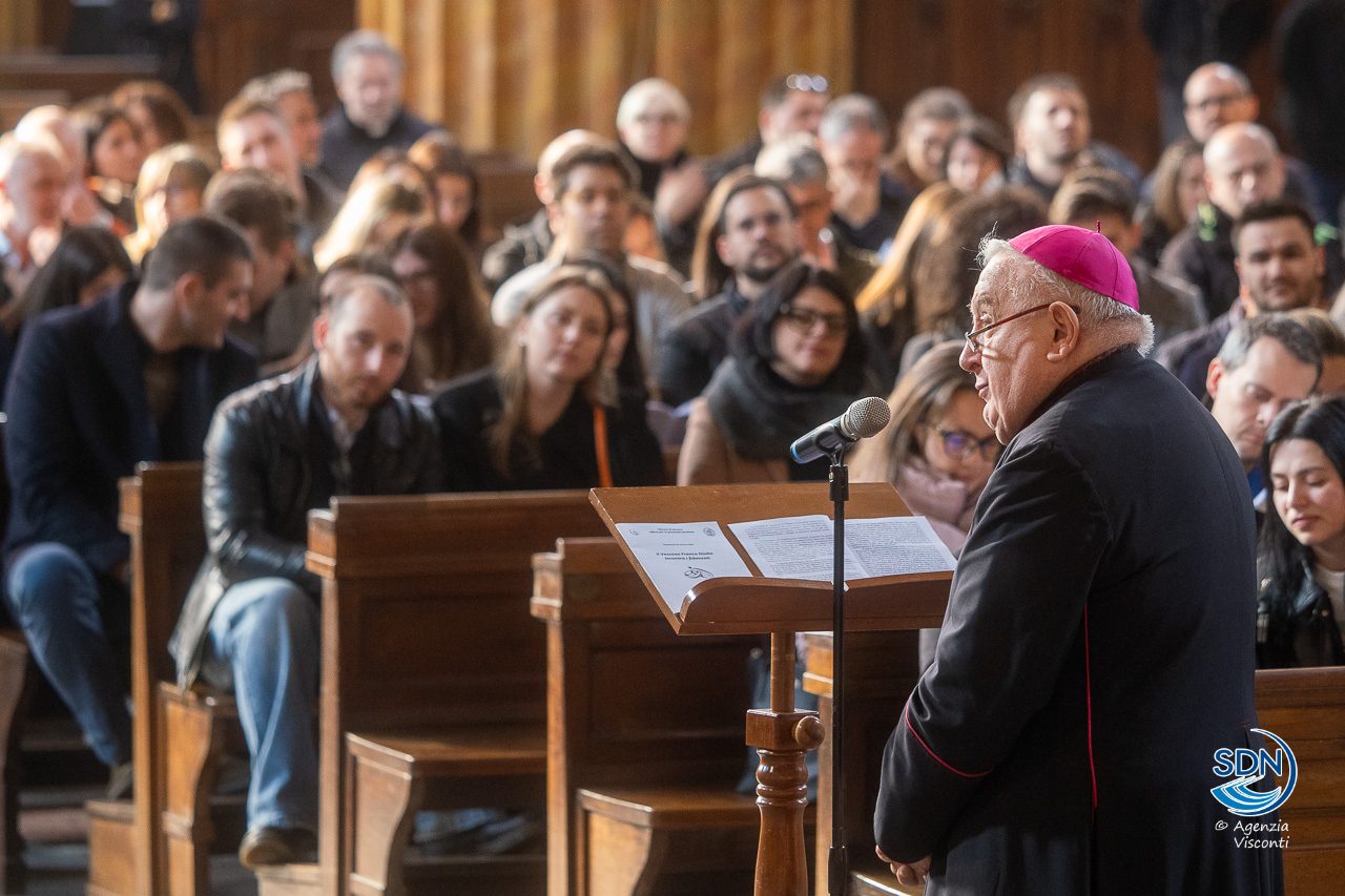 Incontro vescovo e fidanzati__AOM6605